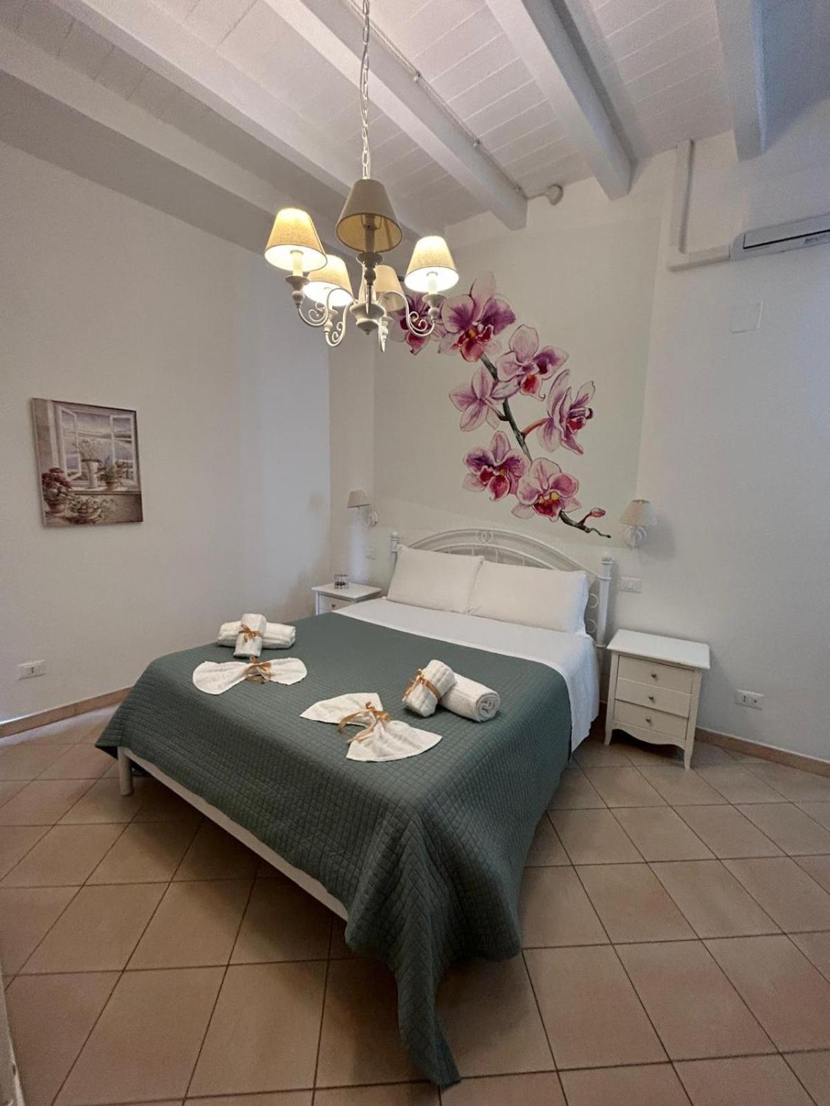 My Monopoli- Casa Dei Fiori "Orchidea" Centro Storico Hotel Екстериор снимка